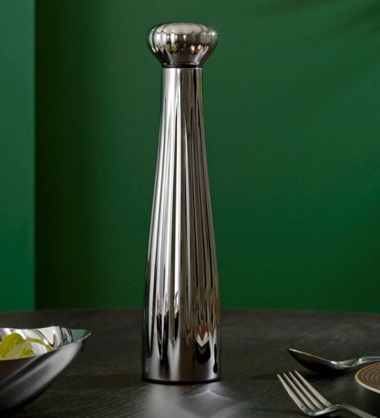 Bright Salt and Pepper Mills with Tray Set