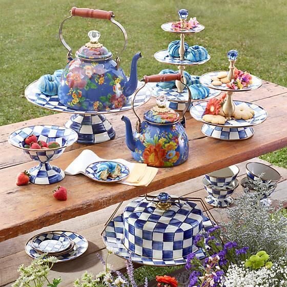 Royal Check Enamel Cake Carrier