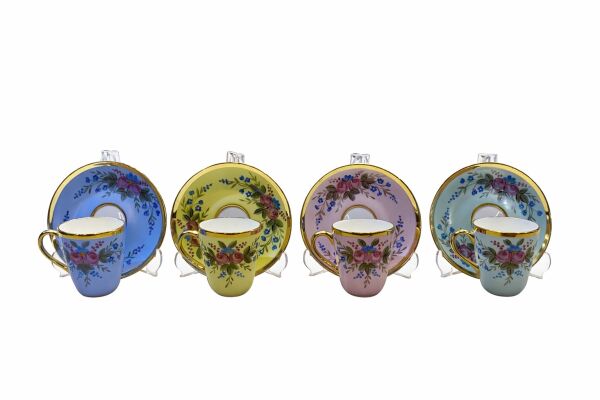 ALTIN CİCEK DESENLi KAHVE FiNCANI